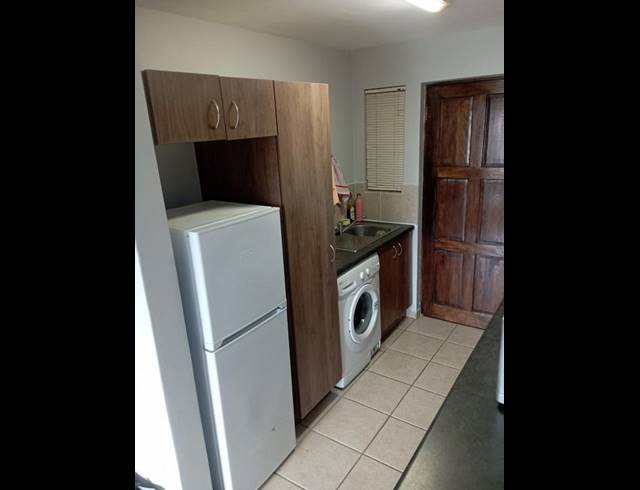 2 BEDROOM APARTMENT FOR SALE IN KINGSWOOD